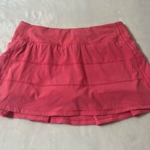Lululemon Athletica Coral 
Pace Rival Mid Rise Skirt